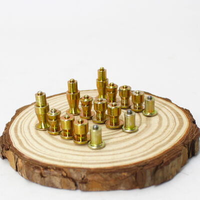 قیمت خوب میخ های لاستیک کاربید تنگستن سفارشی با طول 5.7-15 میلی متر و قطر 6.5-12 میلی متر برای لاستیک های زمستانی آنلاین